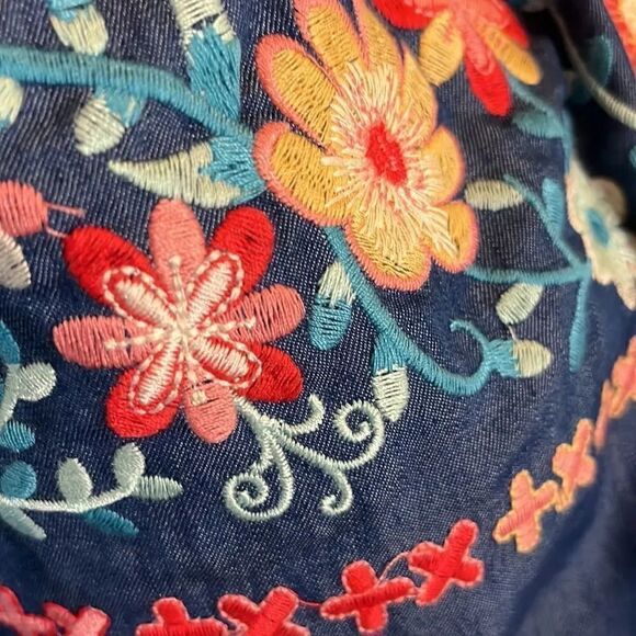 Savanna Jane floral embroidered chambray off the shoulder dress, S! - Picture 6 of 13